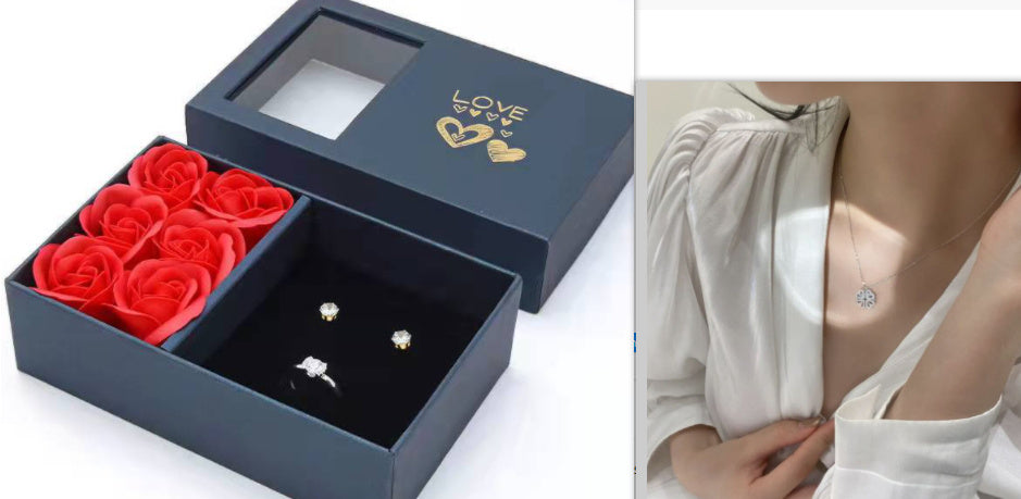 Magnetic Folding Heart Shaped Neclace